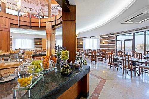 Apartamentos Elba Luc�a Sport & Suite Hotel