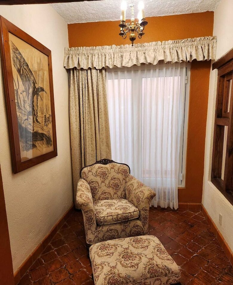 Hotel El Meson De Los Poetas