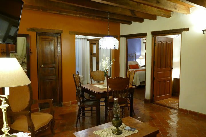 Hotel El Meson De Los Poetas