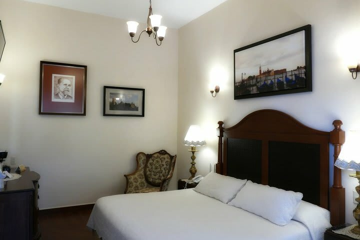 Hotel El Meson De Los Poetas