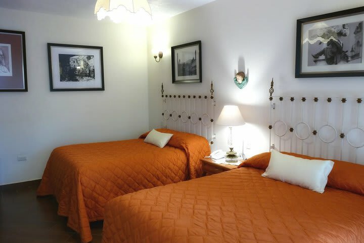 Hotel El Meson De Los Poetas
