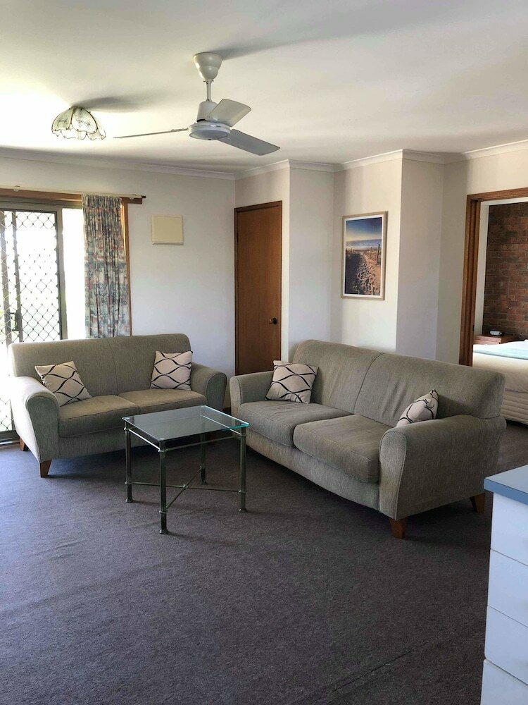 Motel Lakes Jakaranda Holiday Units