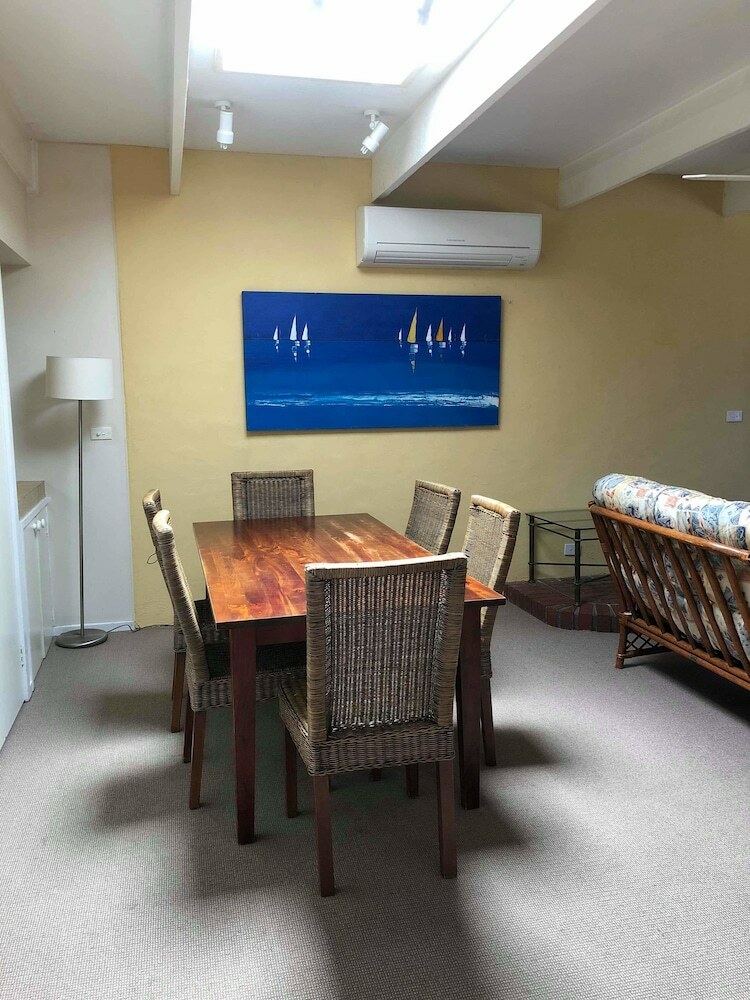 Motel Lakes Jakaranda Holiday Units