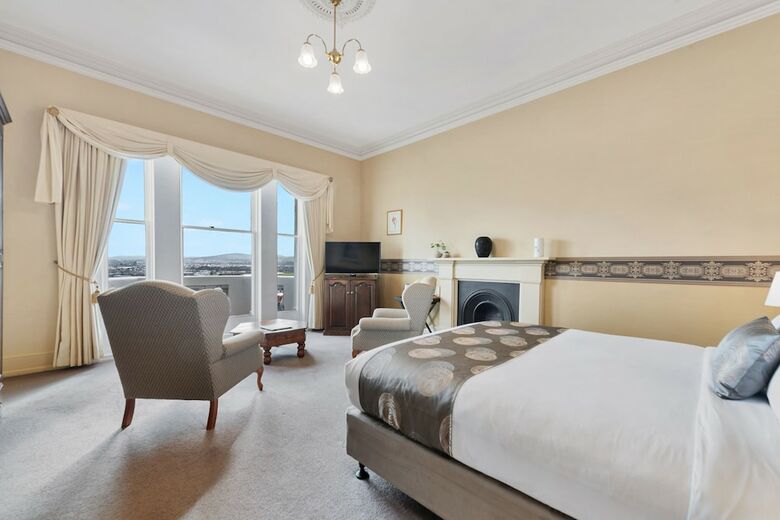 Waratah On York Bed & Breakfast