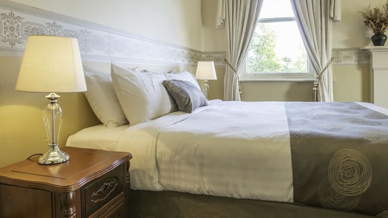 Waratah On York Bed & Breakfast