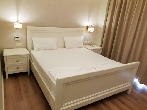 Crystal Hotel Durres