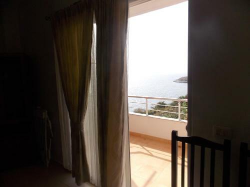 Joni Beach Apartments