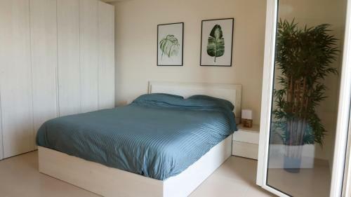 On The Beach (literally) Stylish Apartment With Free P