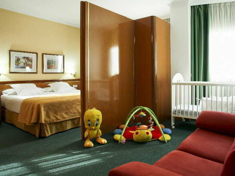 Aparthotel Husa Acacia