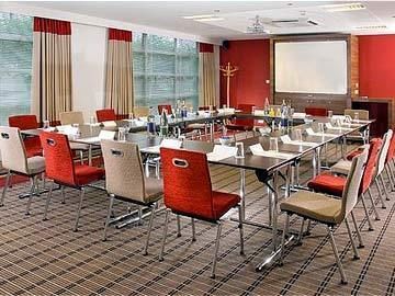 Hotel Holiday Inn Express Glasgow Airport