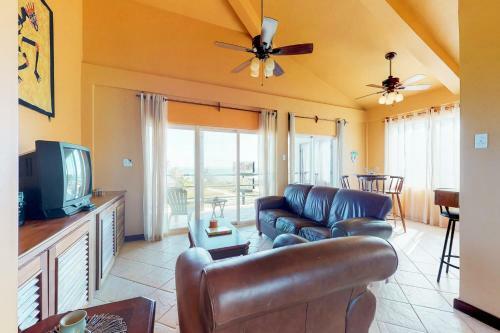 Suite C303 Mara Laguna