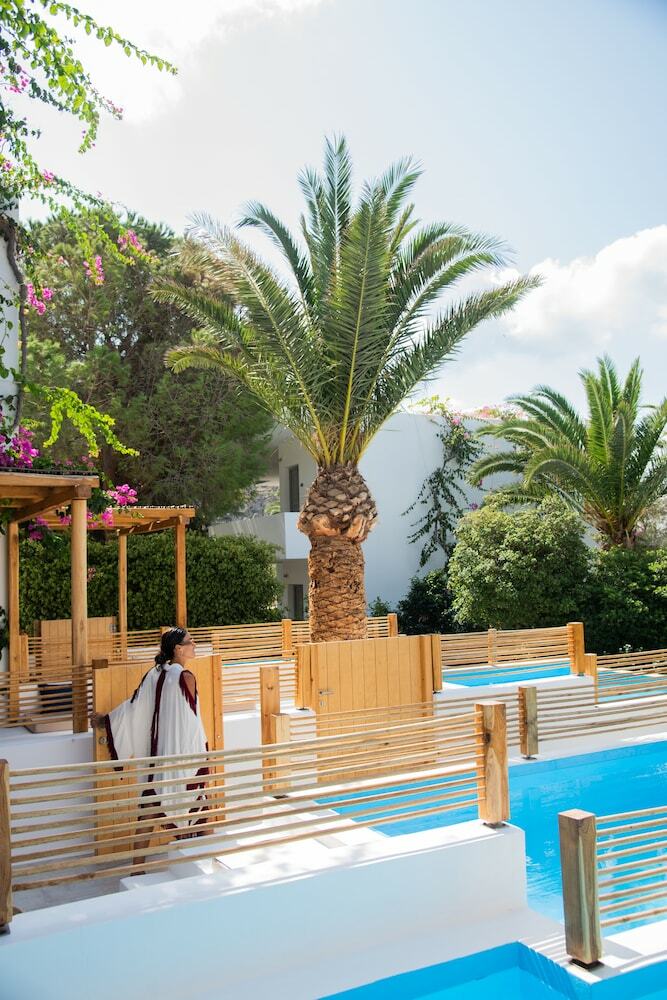 Hotel Dionysos Sea Side Resort