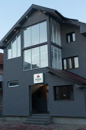 Hostal Guesthouse Vila Puzic