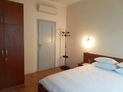 Hostal Guest House Snek