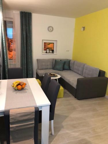Nest Apartment