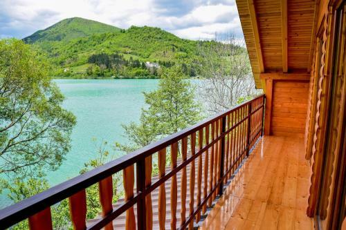 Forest Dream Lake House