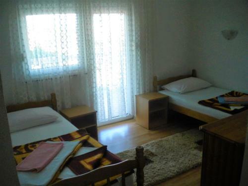 Hostal Ivana Rooms