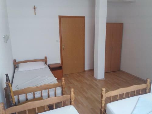 Hostal Ivana Rooms