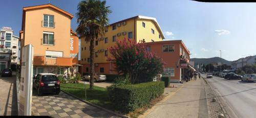 Hostal Guesthouse Mts