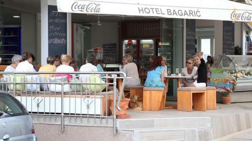 Hotel Bagari?