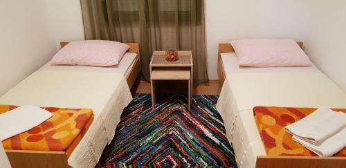 Hostal Rooms Rafomarija