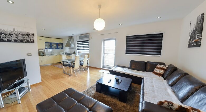 Luxury Apartment In City Center