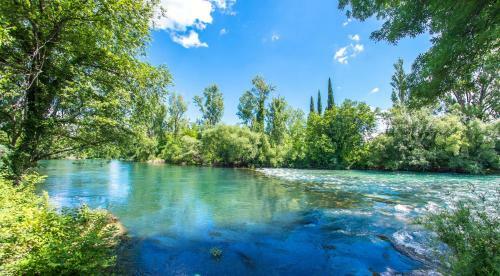 Charming Cottage With Private River Beach