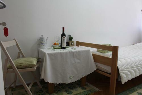 Hostal Full View