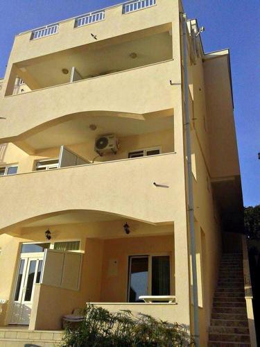 Apartments Bogdanovi?
