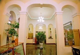 Que Huong Hotel