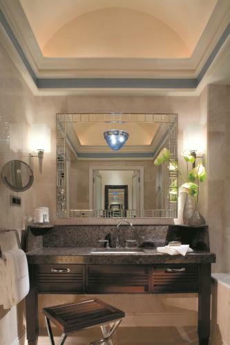 Four Seasons Hotel Istanbul At The Bosphorus