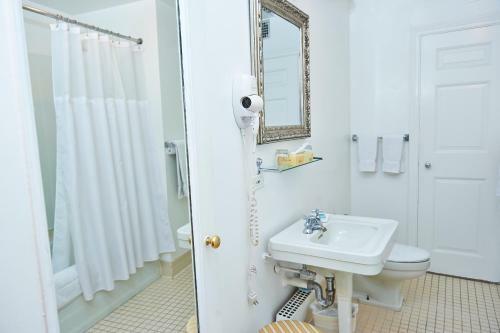 3 West Club Hotel