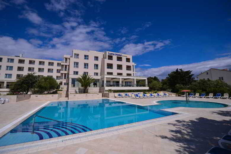 Luna Island Hotel