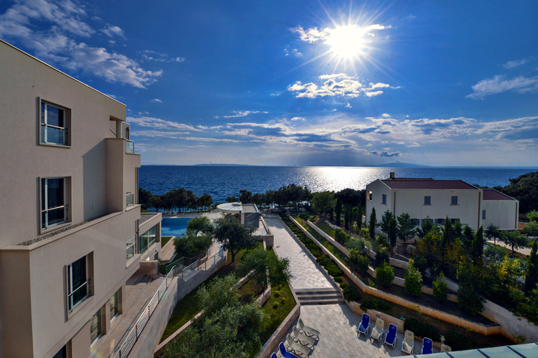 Luna Island Hotel
