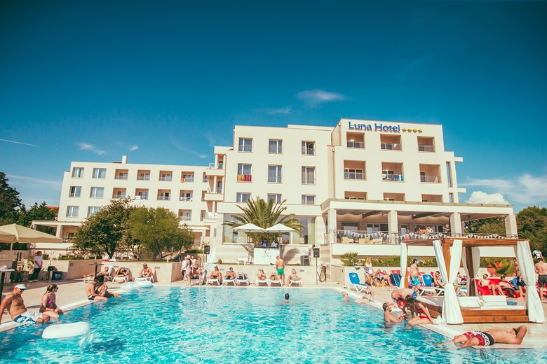 Luna Island Hotel