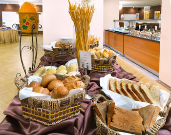 Ani Plaza Hotel