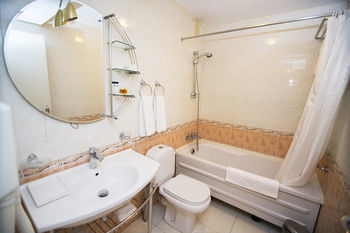 Ani Plaza Hotel