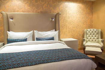 Hotel Victoria Crown Plaza