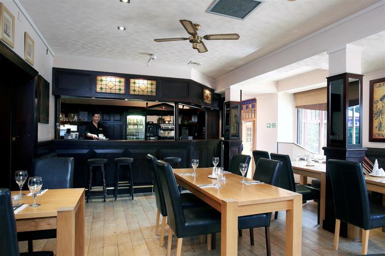 Symphony Lovat Hotel(.)