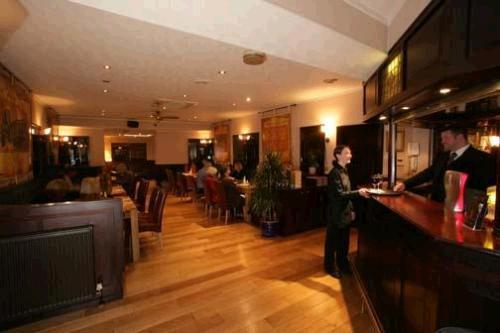 Symphony Lovat Hotel(.)