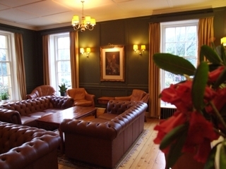 Knipoch Hotel