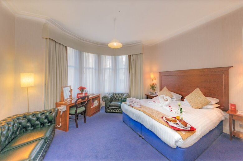 Muthu Queens Hotel