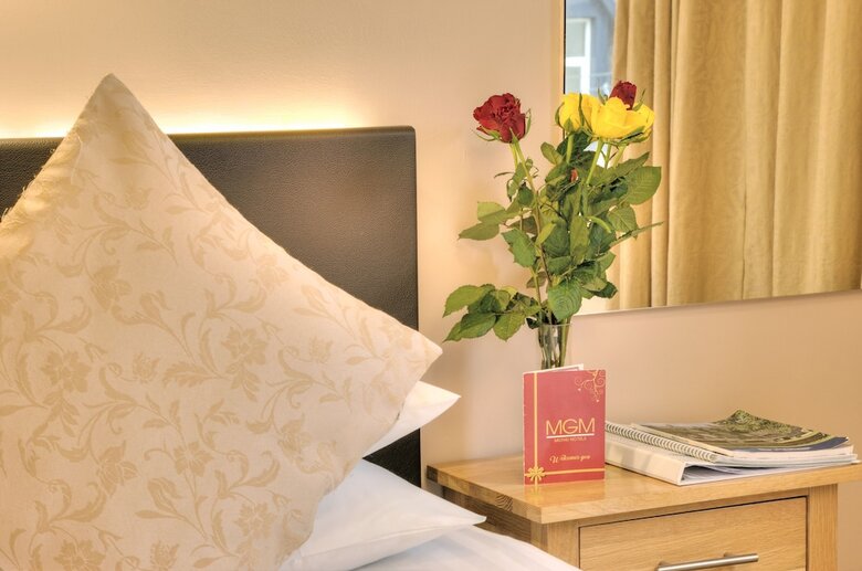 Muthu Queens Hotel