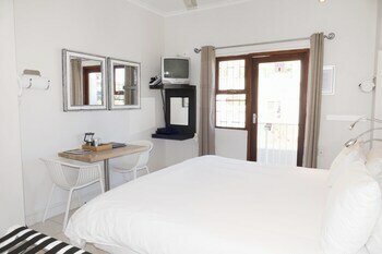 Hotel Camps Bay Resort