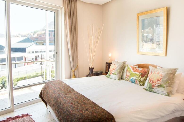 Hotel Waterfront Village