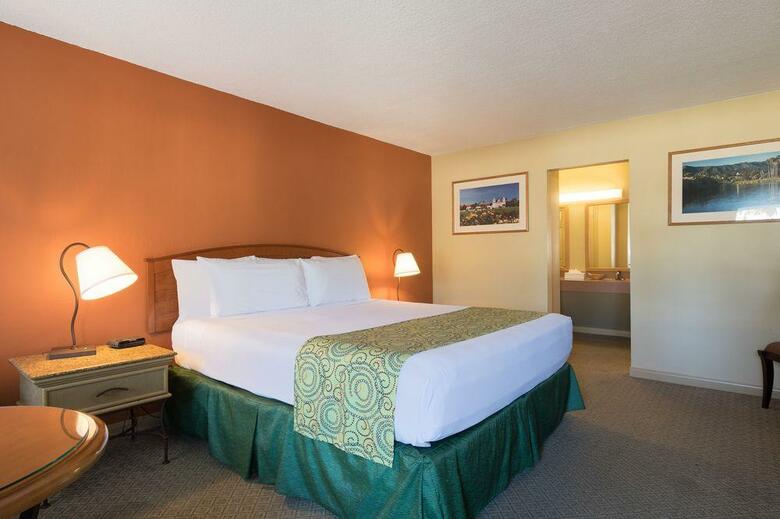 Hotel Sandpiper Lodge