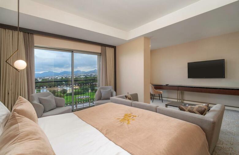 Hotel Cratos Premium