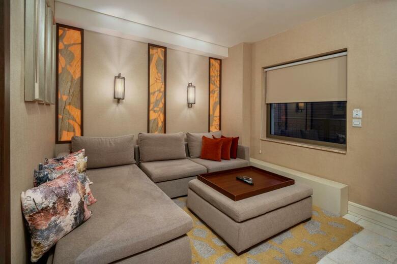 Hotel Cratos Premium