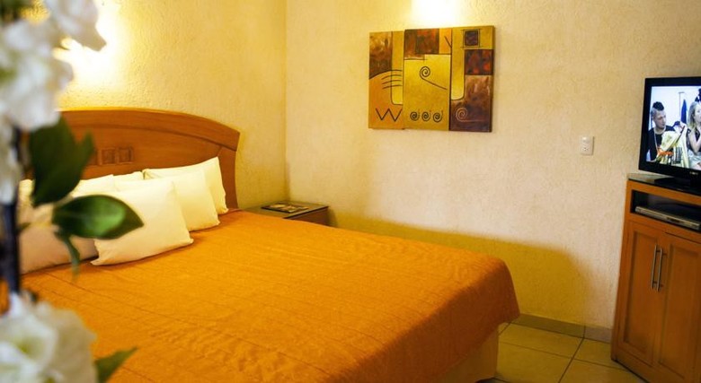 Hotel Puerta Del Sol