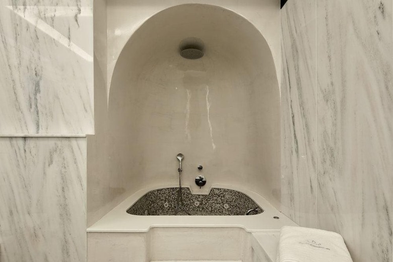 Hotel Petit Palace